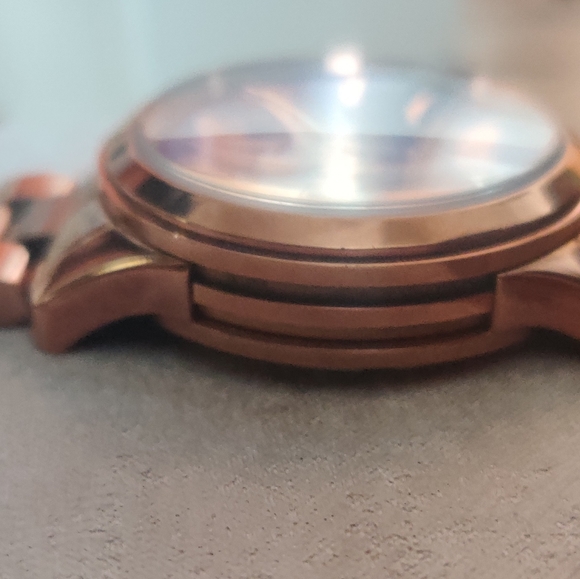 Michael Kors rose gold and blue MK5913 watch - Picture 3 of 4